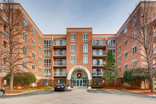 1st image of 4655 N Cumberland Ave APT 407