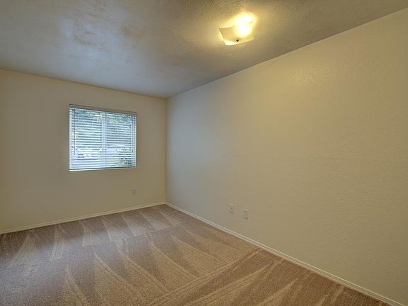 4th image of 14012 Juanita Dr NE APT A4