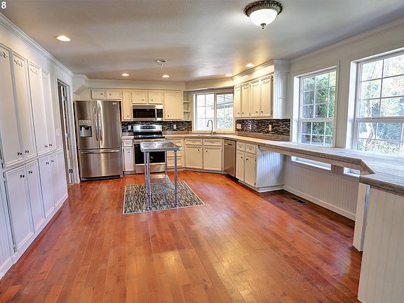 2nd image of 1207 NE 66th St