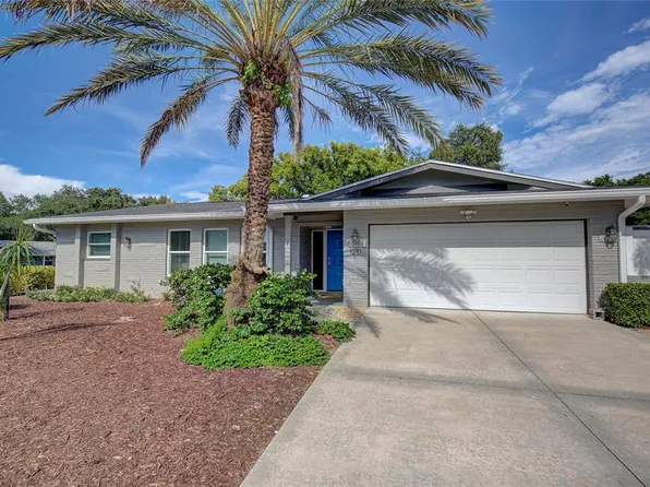 1281 Maple St SW, Largo, FL 33770