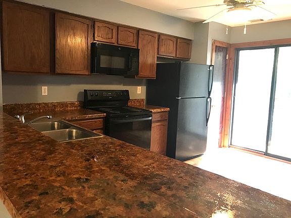 4th image of 216 Misty Point Ln