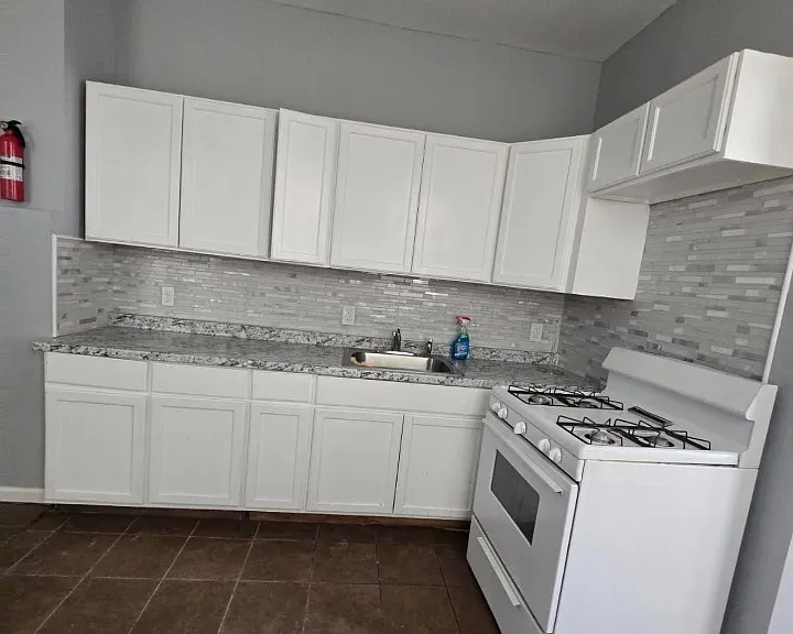201 S 11th St #2L — Photo 6