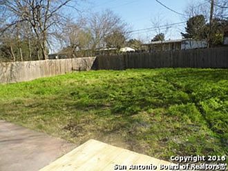 3rd image of 714 Sumner Dr