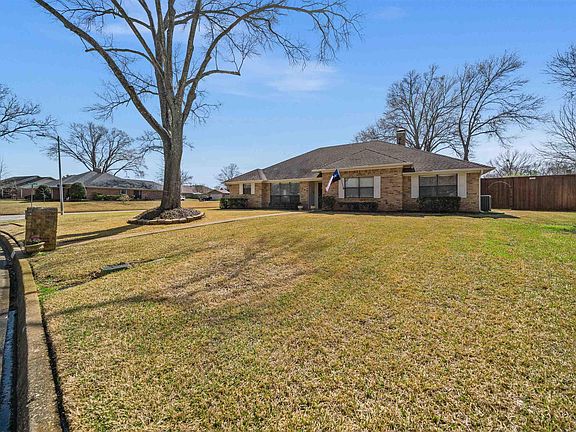 3rd image of 5909 Stoneleigh Dr