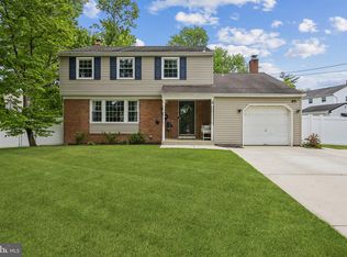 11 Bellows Ln, Cherry Hill, NJ 08002