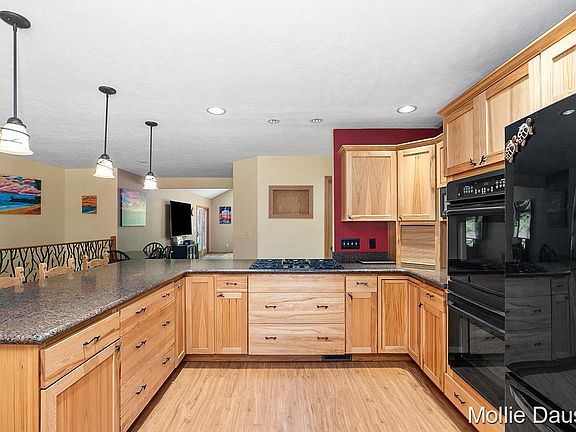 3rd image of 6265 Egypt Valley Ave NE