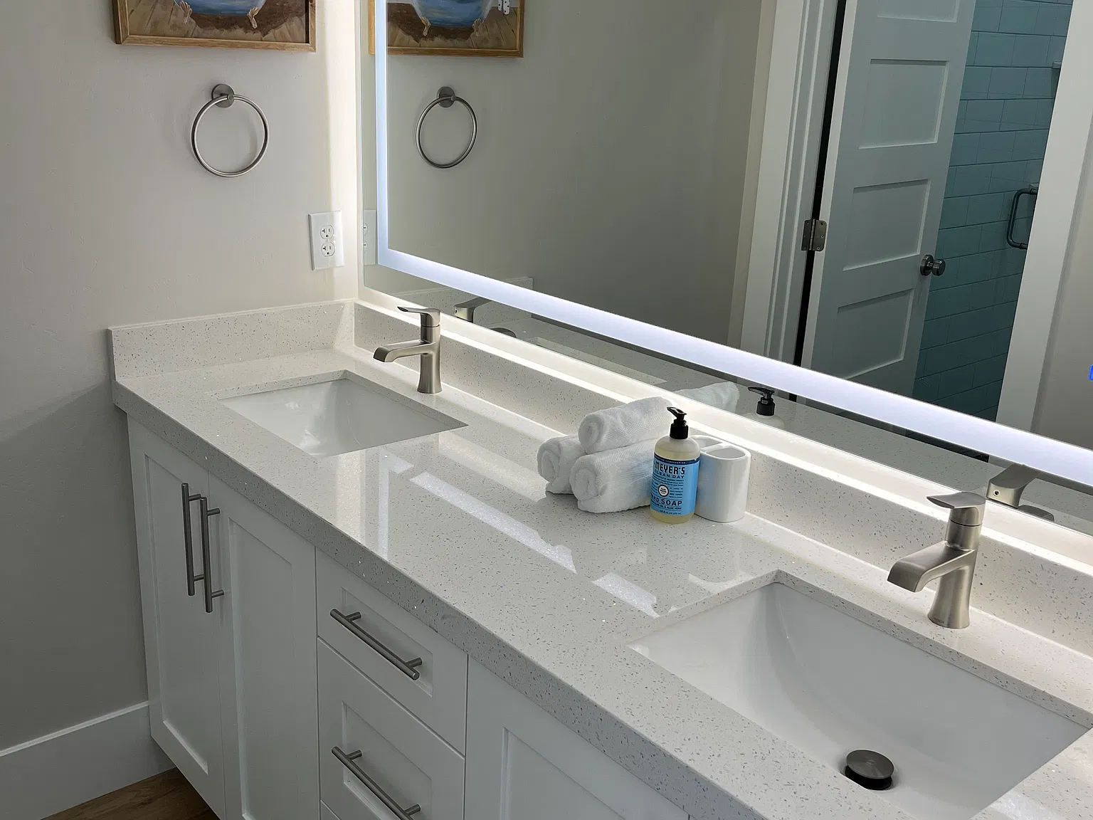 592 N Hills Ct — Photo 3
