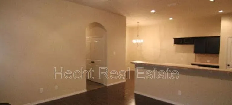 526 Creekside Cir #1 — Photo 5