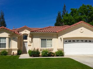 2305 Fairmont Ave, Clovis, CA 93611