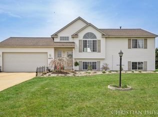 8873 Marabella Ct NE, Rockford, MI 49341