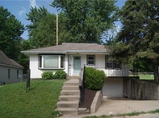 530 Allcutt Ave, Bonner Springs, KS 66012