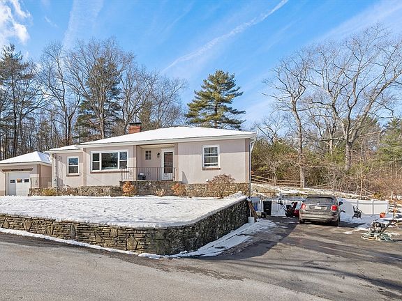 2nd image of 1 Villa Dr