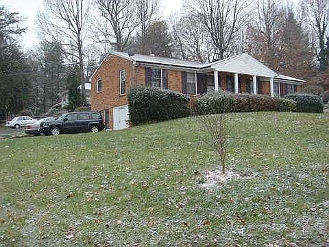 1st image of 227 Chesterfield Pl