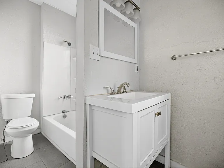 2966 E 67th St #2 — Photo 15