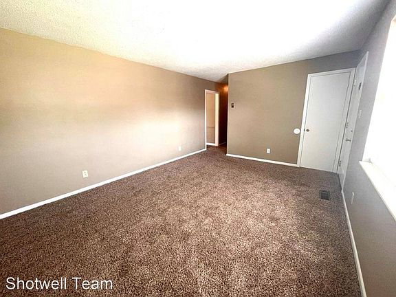 2nd image of 7304 Meadowbrook Cir
