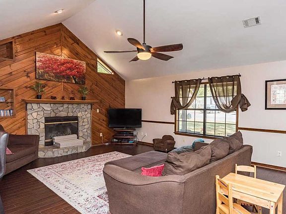 3rd image of 1851 Kings Way Dr