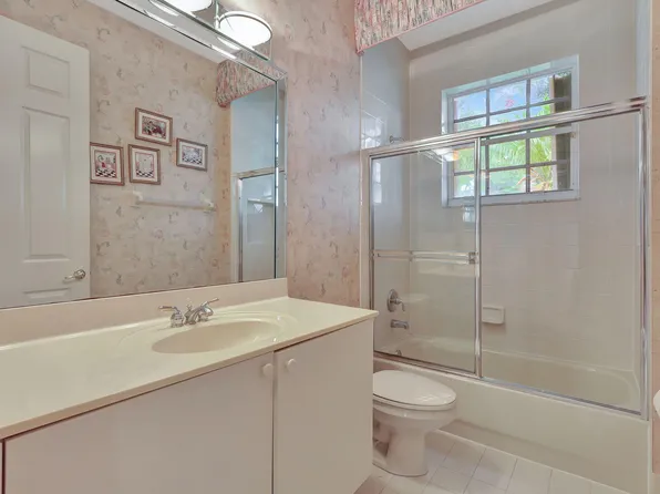 11766 Caracas Boulevard, Boynton Beach, FL 33437