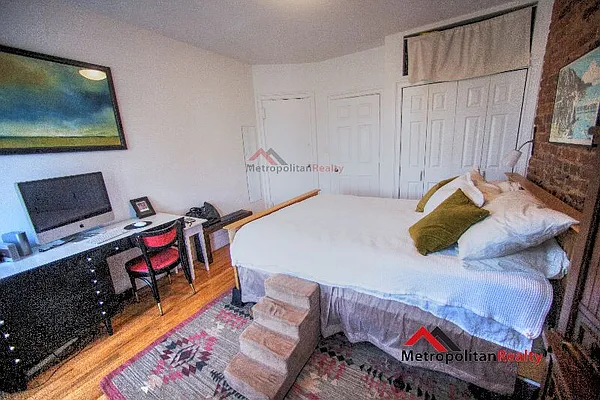 Rented by Metropolitan Realty | media 10