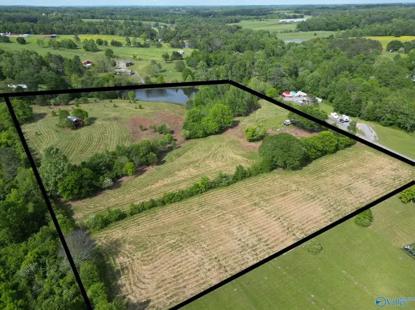 100 Stone Rd, Albertville, AL 35951