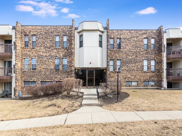 2214 Country Club Dr APT 12, Woodridge, IL 60517