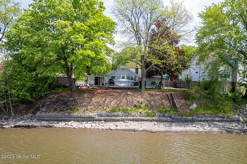 4th image of 260 Forts Ferry Road