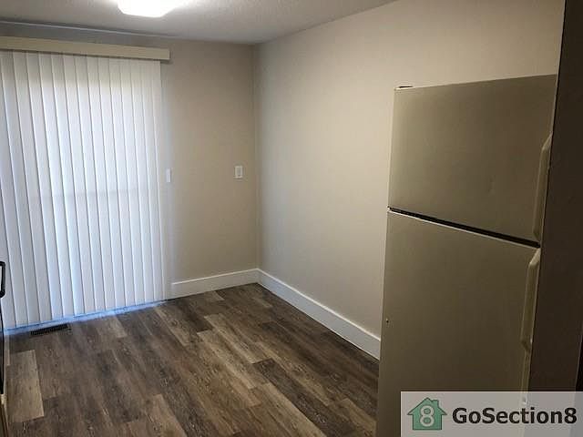 1st image of 661 S Shore Ct