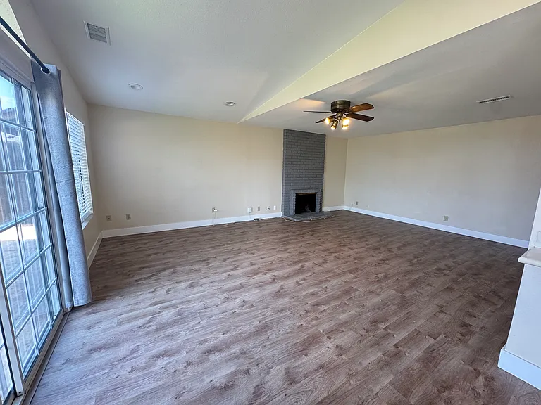 11236 Nalco St — Photo 5