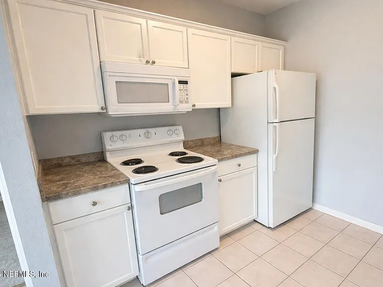 10961 Burnt Mill Rd #225 — Photo 3