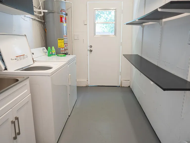 1406 W Roberta Ave — Photo 8