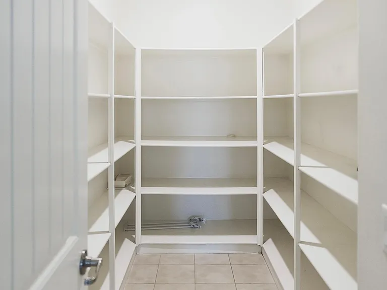 14810 Shelburne Ct — Photo 15