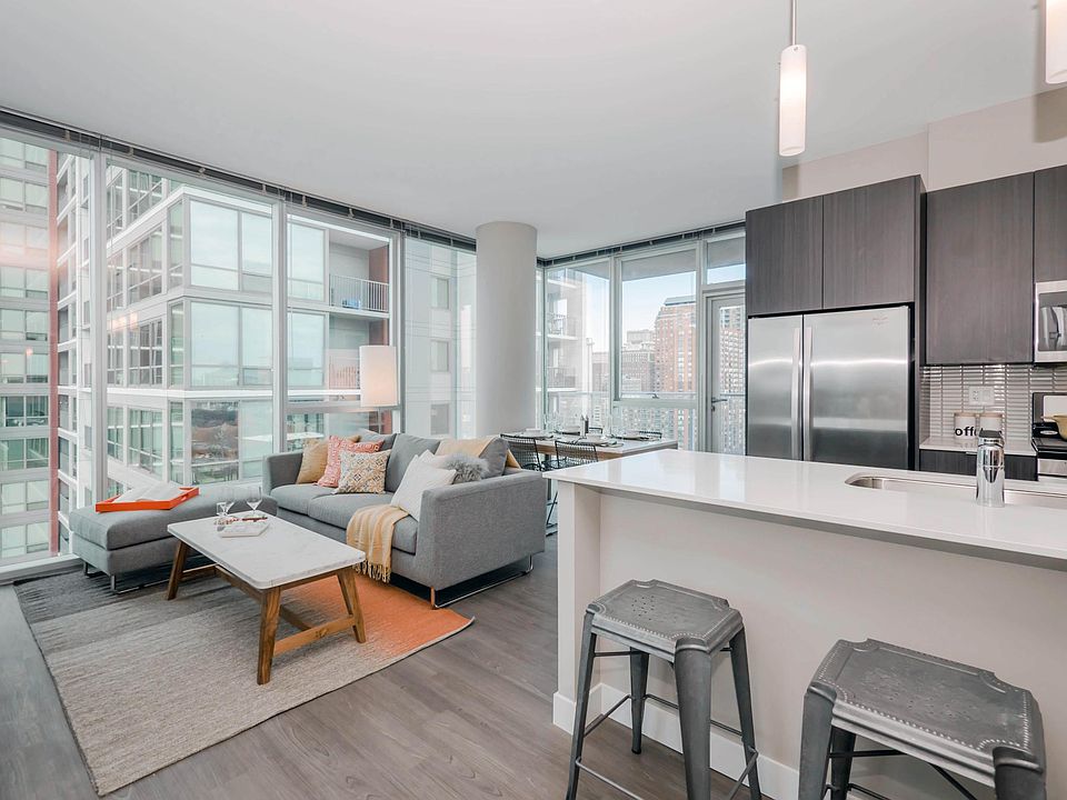 1st image of 1039 S Clark St #514