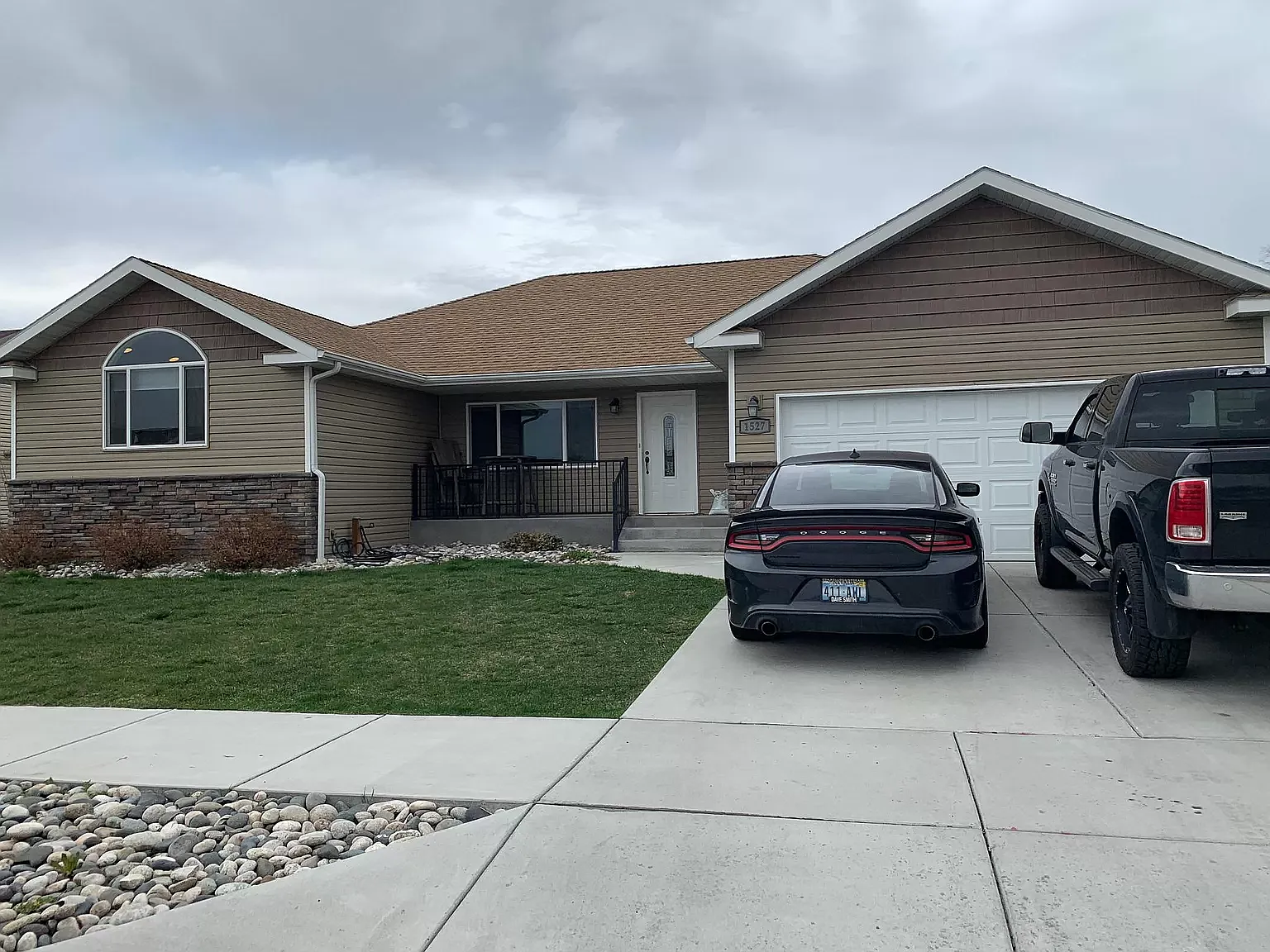4 bed, 2000 sqft, $2,300 — Photo 2