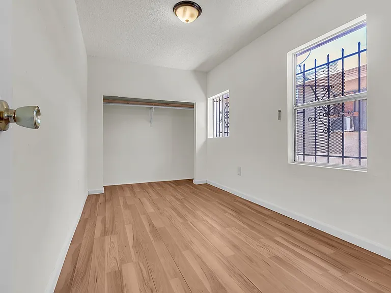 6110 Makee Ave — Photo 5