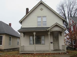 207 S 8th St, Burlington, IA