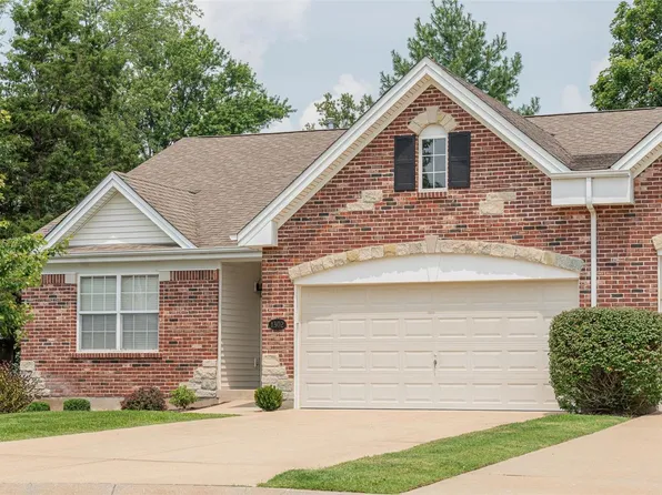 1302 Huxel Dr, Washington, MO 63090