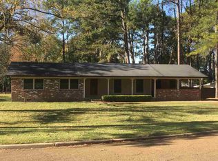 2121 N Sunset Dr, Yazoo City, MS 39194