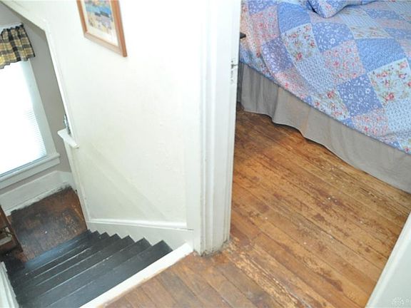 5th image of 550 W Dow St