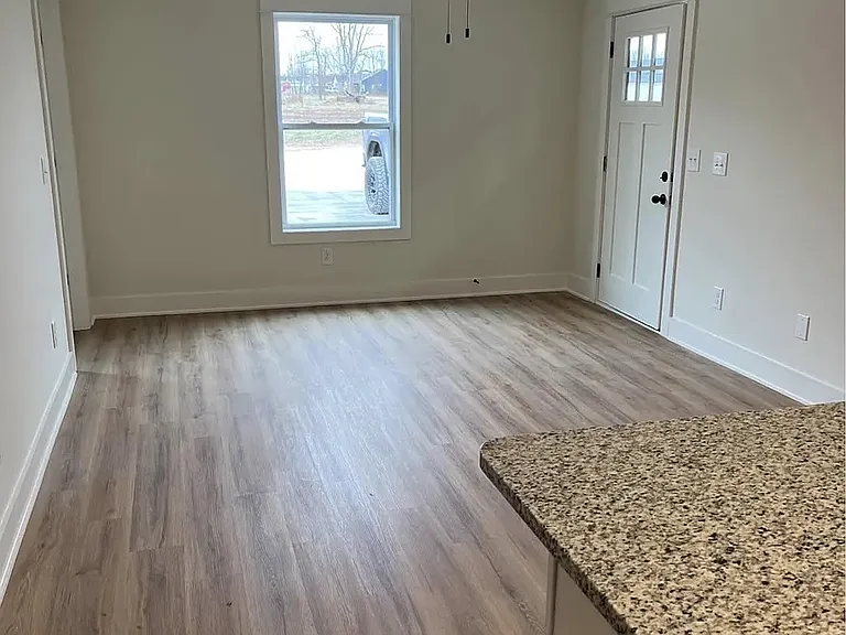 402 Portland Blvd — Photo 12