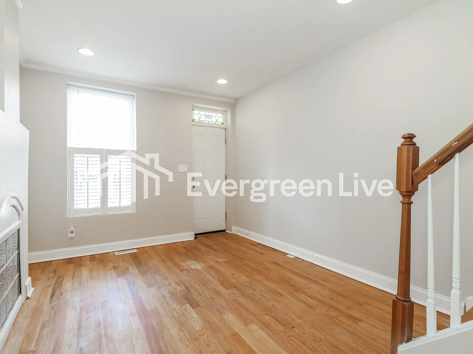 2 bed, 1.5 bath, 1032 sqft, $2,045 — Photo 3