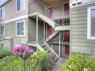 1069 Lynnwood Ave NE #203, Renton, WA, 98056