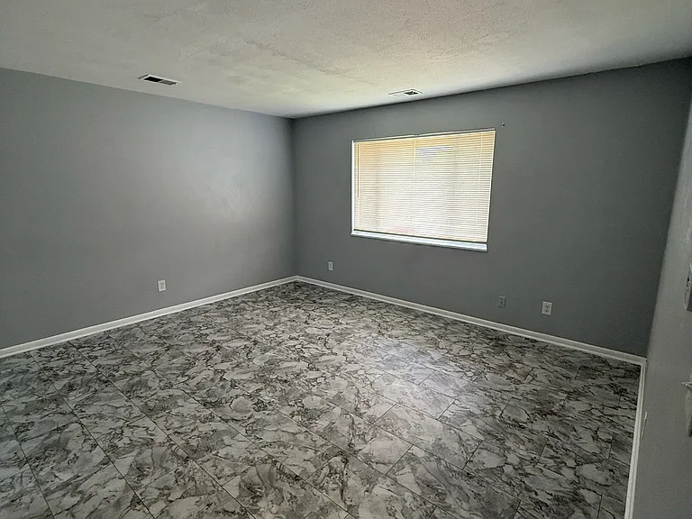 220 Burkhardt Ave #5 — Photo 7
