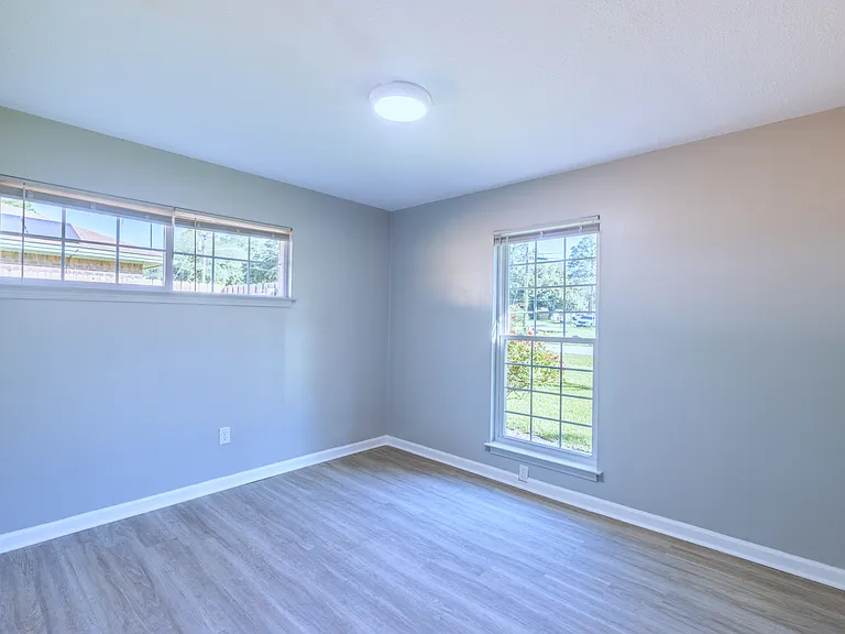 306 Floyd St — Photo 23