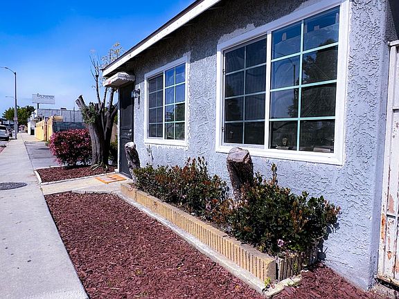 3rd image of 2537 Tweedy Blvd #1