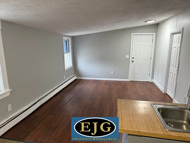 365 Amherst St #2 — Photo 4