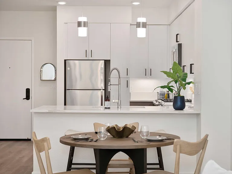 Halcyon Apartments — Photo 61
