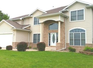 12668 Oakview Heights Dr, Story City, IA 50248