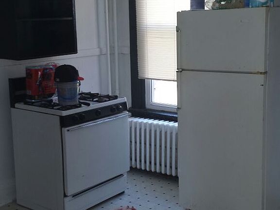 2nd image of 4259 Vine St APT 2