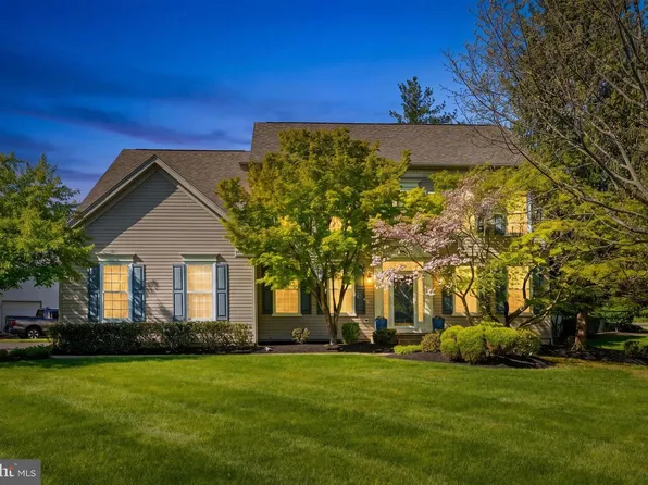 602 Dunburry Dr, Ambler, PA 19002