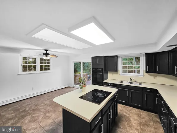 314 Homer Ave, Voorhees, NJ 08043