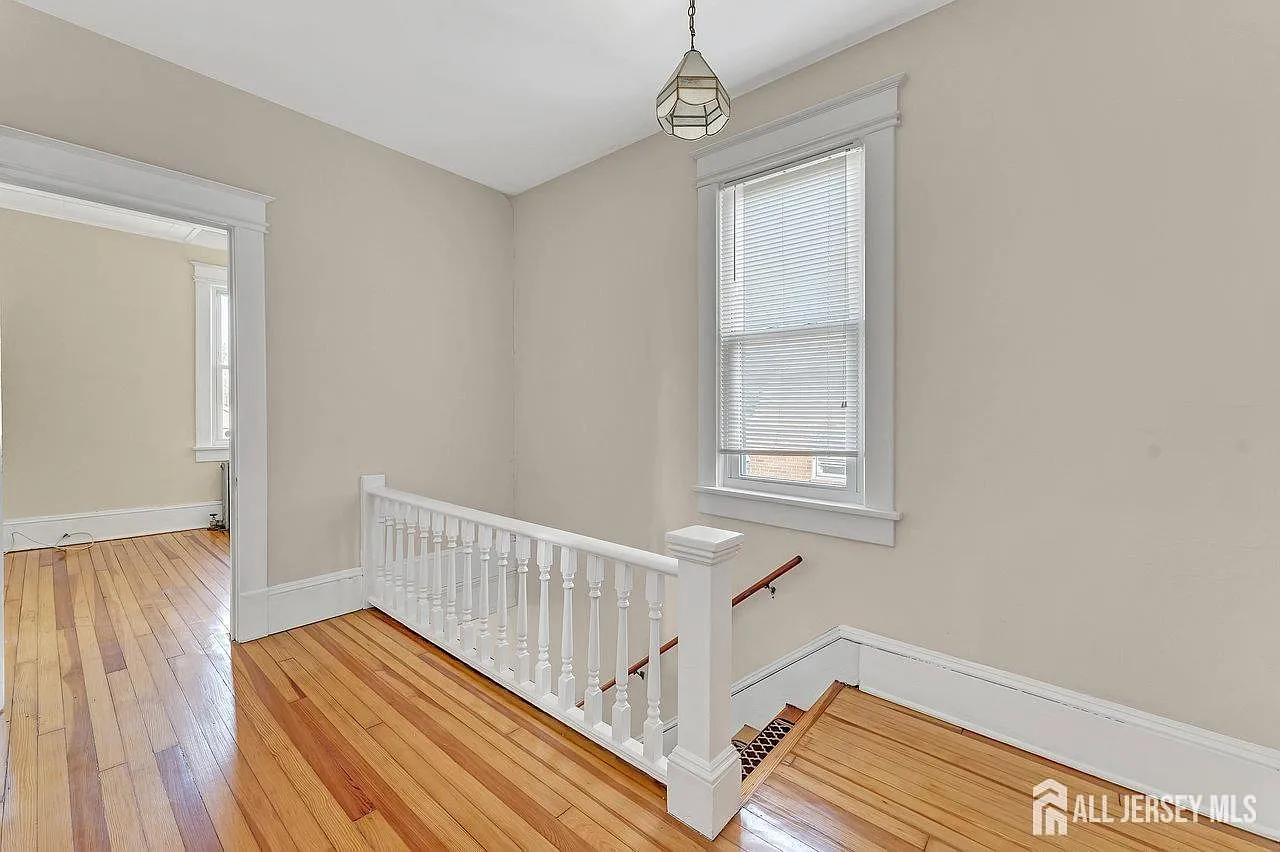 3 bed, 1.0 bath, $2,600 — Photo 4